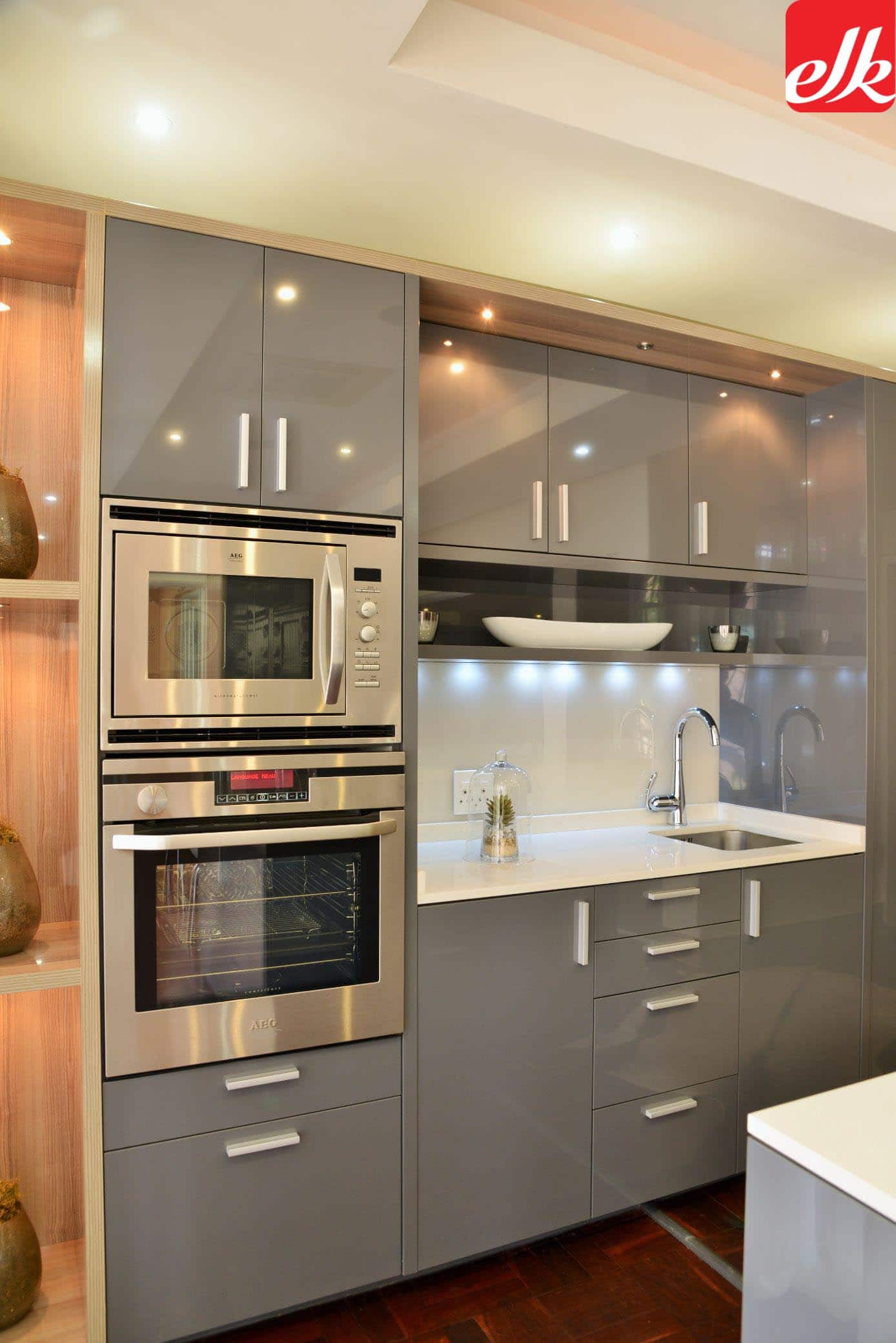  kitchen units designs for small kitchens