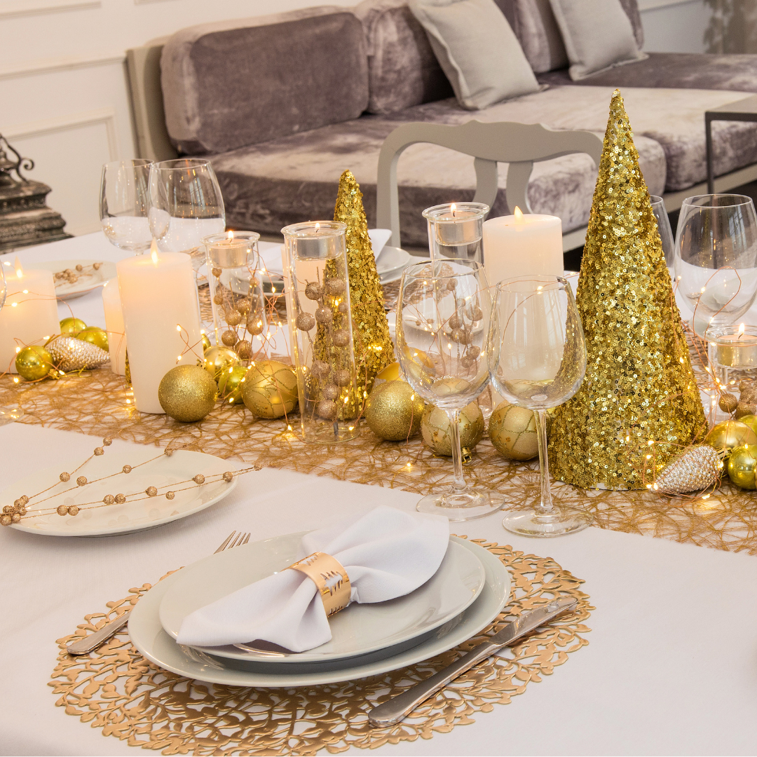 A Shades of White Festive Table!